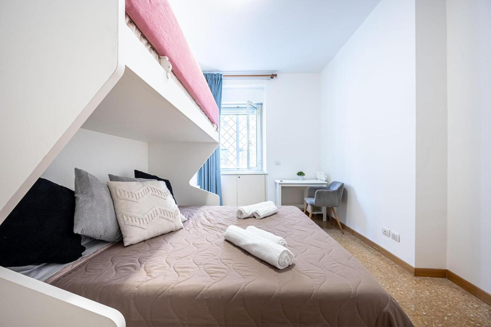 King Size Wifi Air Conditioning Tv50 10min Colosseo-trastevere * Rom