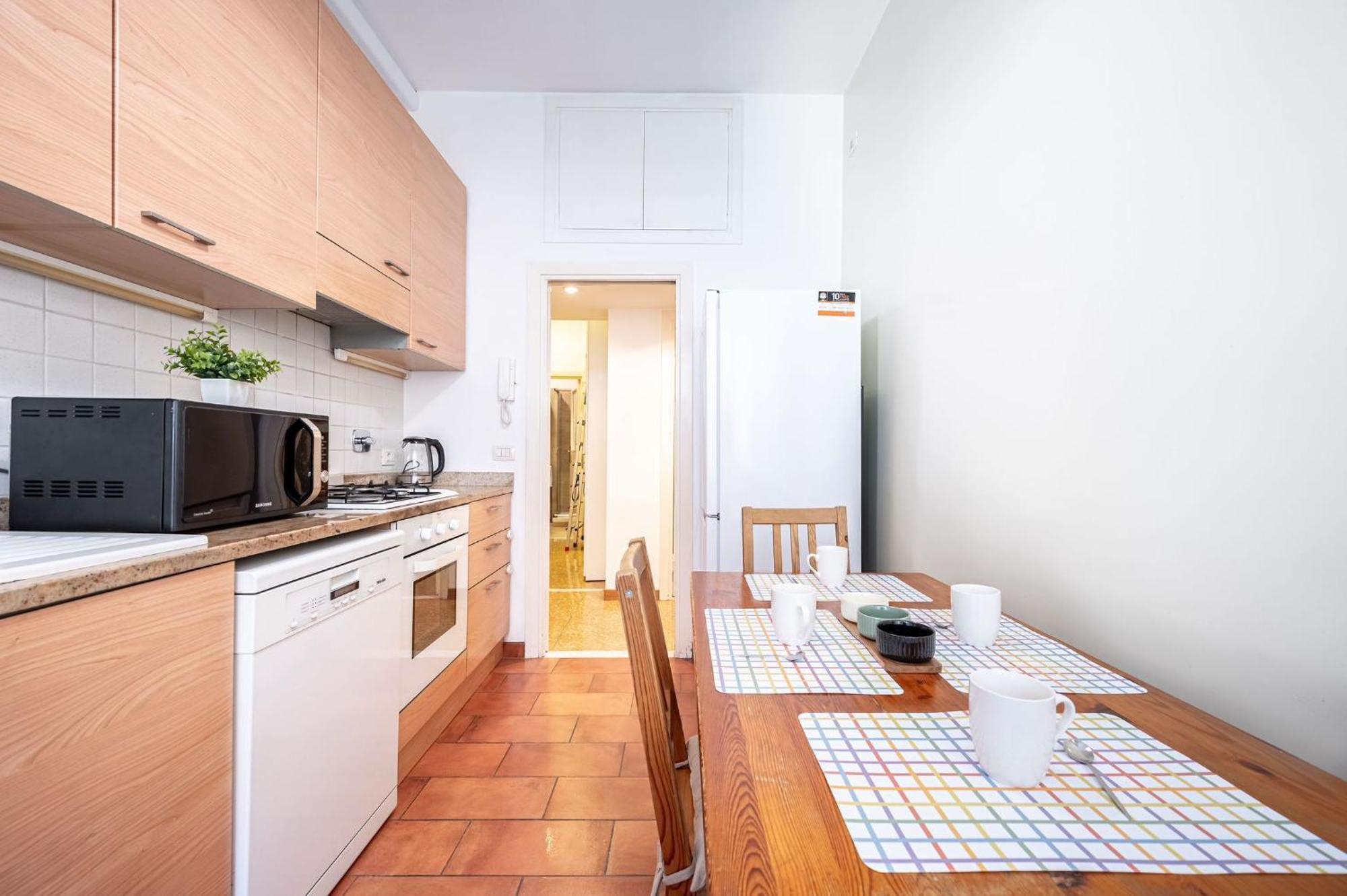 King Size Wifi Air Conditioning Tv50 10min Colosseo-trastevere Rom